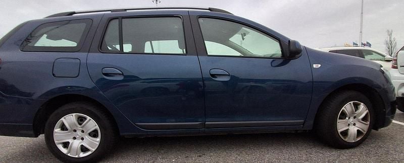 Blå Begagnad 2017 Dacia Logan MCV Kombi | 83 000 kr (Marknadspris) - Bild 1/4