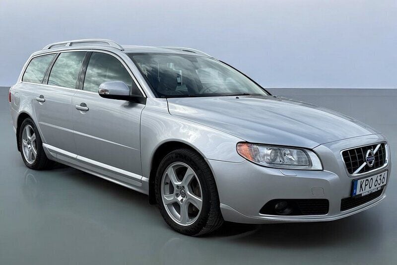 Ljusgrå Begagnad 2010 Volvo V70 Summum Kombi | 79 900 kr (Marknadspris) - Bild 1/4