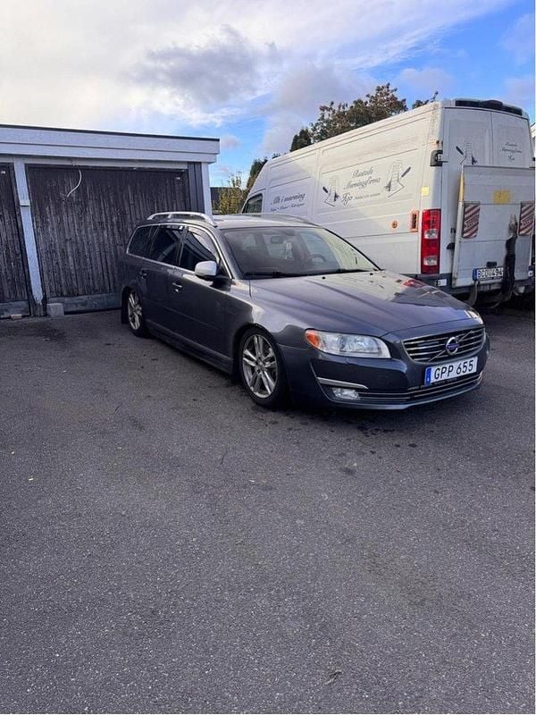 Grå Begagnad 2008 Volvo V70 Summum Kombi | 55 000 kr - Bild 1/4