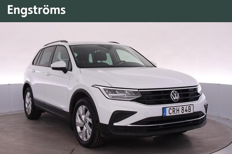 Vit Begagnad 2021 VW Tiguan SUV | 289 000 kr (Marknadspris) - Bild 1/4