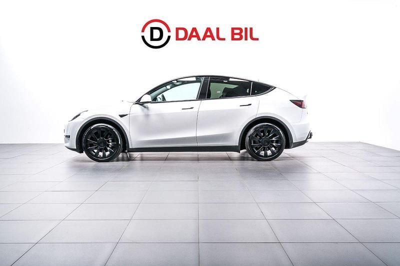 Vit Begagnad 2021 Tesla Model Y Long Range AWD SUV | 309 700 kr (Marknadspris) - Bild 1/4