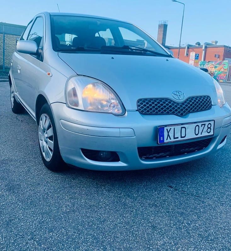 Begagnad 2006 Toyota Yaris Halvkombi | 21 000 kr (Marknadspris) - Bild 1/4