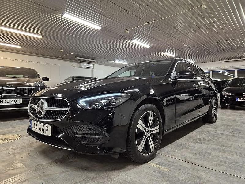 Begagnad Mercedes C300e Avantgarde 204 HK (150 kW) 2022 Svart Kombi