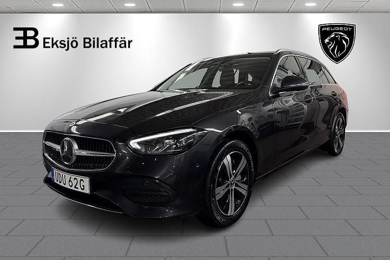 Grå Begagnad 2022 Mercedes C300e Kombi | 399 500 kr (Bra pris) - Bild 1/4