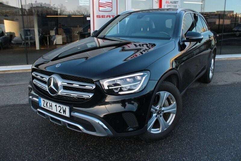Svart Begagnad 2021 Mercedes GLC300e Edition SUV | 319 900 kr (Marknadspris) - Bild 1/4