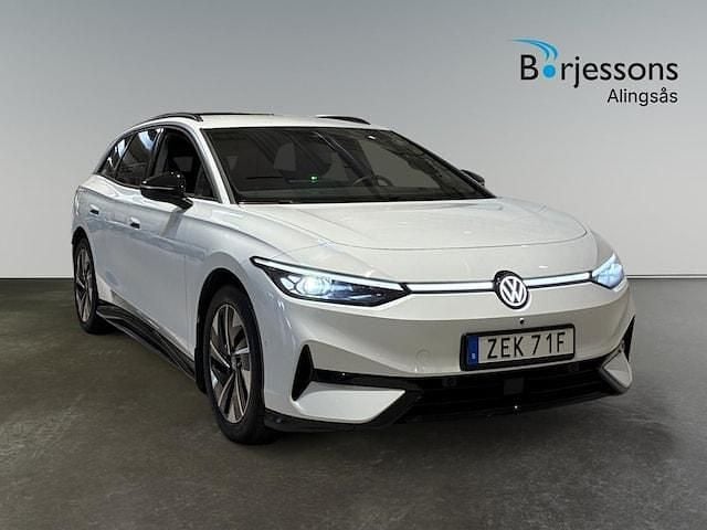 Vit Begagnad 2025 VW ID.7 Pro Sedan | 539 900 kr (Bra pris) - Bild 1/4