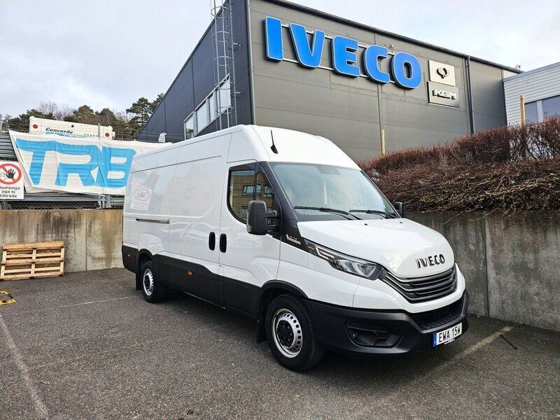 Vit Begagnad 2023 Iveco Daily Van | 489 900 kr (Dyr) - Bild 1/4