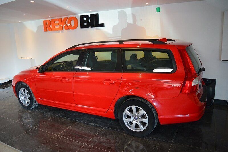 Begagnad Volvo V70 Kinetic 214 HK (157 kW) 2012 Röd Kombi