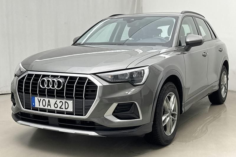 Grå Begagnad 2021 Audi Q3 Proline SUV | 269 000 kr (Bra pris) - Bild 1/4