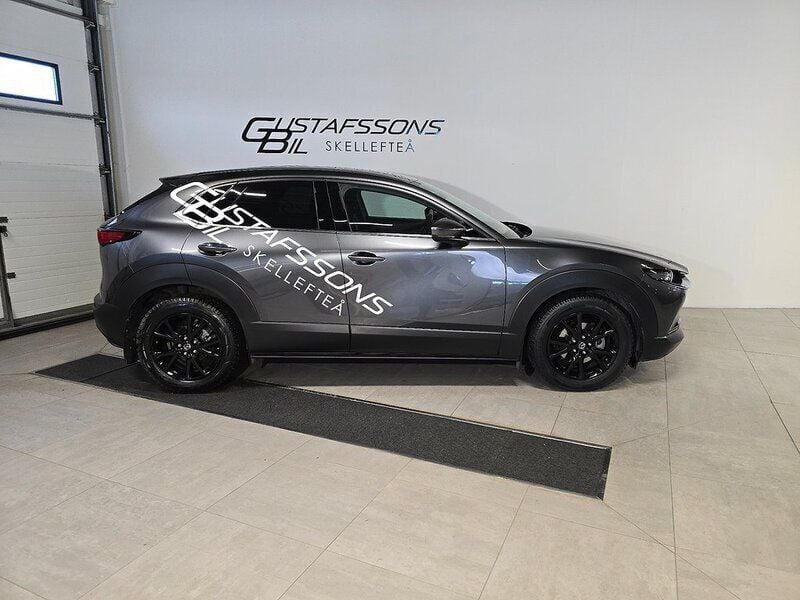 Grå Begagnad 2024 Mazda CX-30 Center-Line SUV | 366 300 kr - Bild 1/4