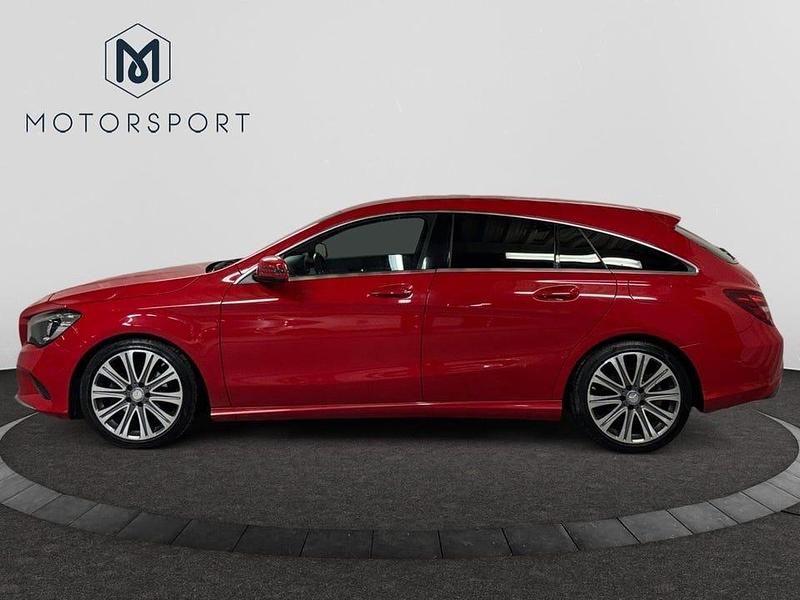 Begagnad Mercedes CLA200 Shooting Brake 156 HK (114 kW) 2016 Röd Kombi
