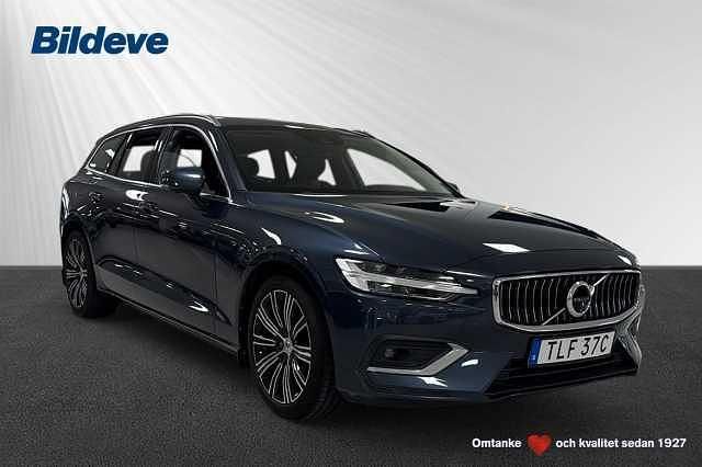 Mörkblå Begagnad 2020 Volvo V60 Inscription Kombi | 299 900 kr (Marknadspris) - Bild 1/4