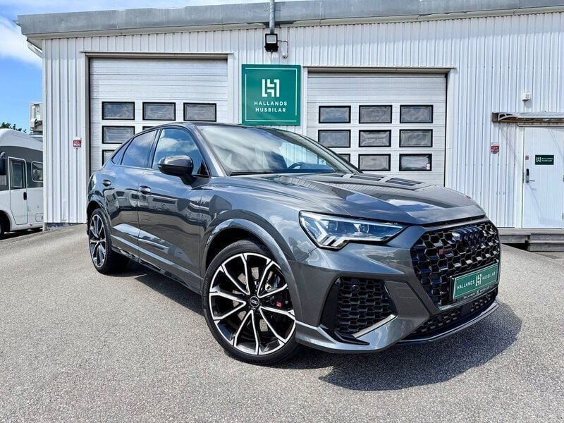 Begagnad 2022 Audi RS Q3 Design SUV | 685 000 kr - Bild 1/4