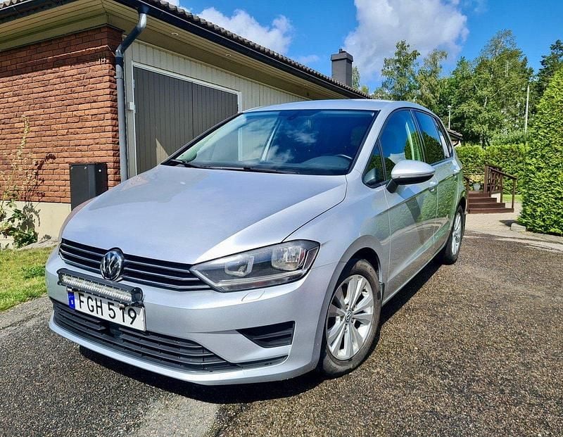 Silver Begagnad 2014 VW Golf VII Halvkombi | 69 000 kr (Marknadspris) - Bild 1/4