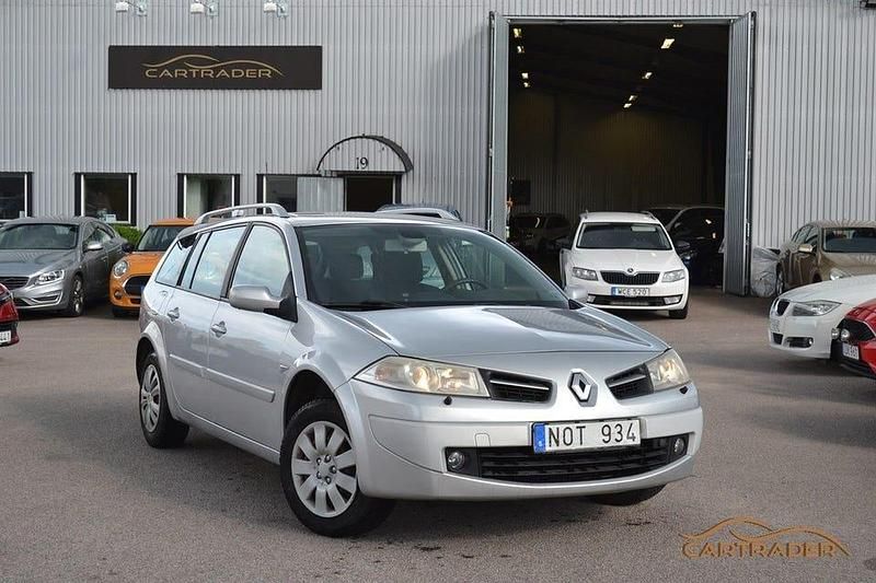 Silver Begagnad 2009 Renault Mégane GrandTour Kombi | 24 900 kr (Lite dyr) - Bild 1/4