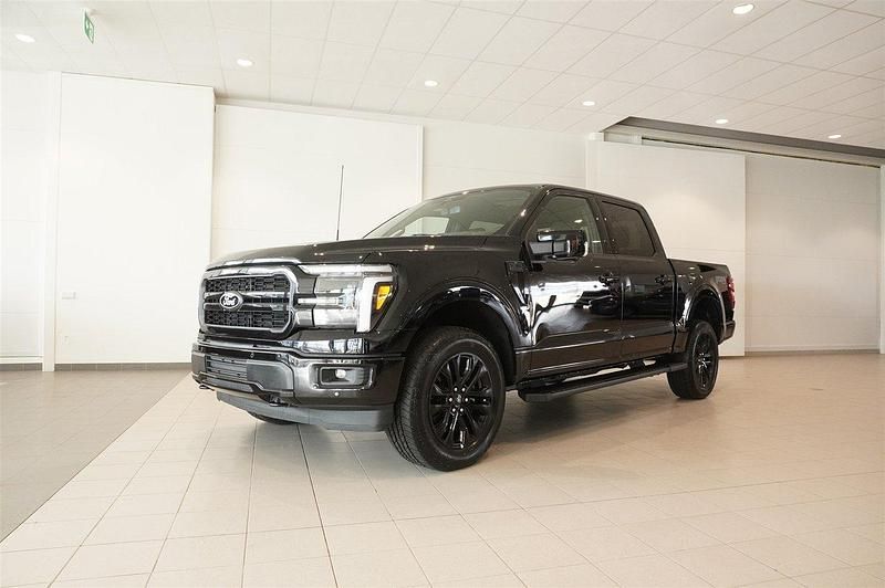 Svart (agate black metallic) Ny 2025 Ford V8 Lariat Van | 1 050 000 kr - Bild 1/4