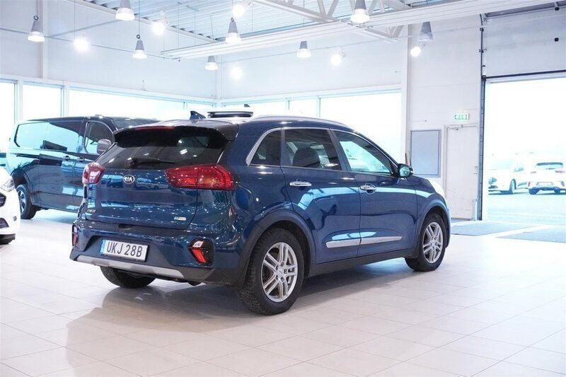 Begagnad Kia Niro Advance 105 HK (77 kW) 2021 Blå/lila SUV