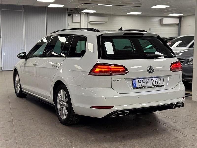 Begagnad VW Golf VII GT 151 HK (111 kW) 2019 Vit Kombi