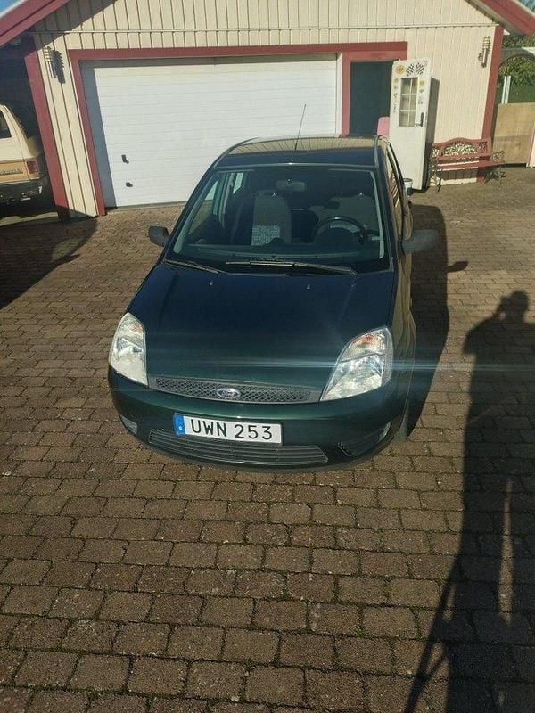 Begagnad 2004 Ford Fiesta Halvkombi | 22 000 kr - Bild 1/2