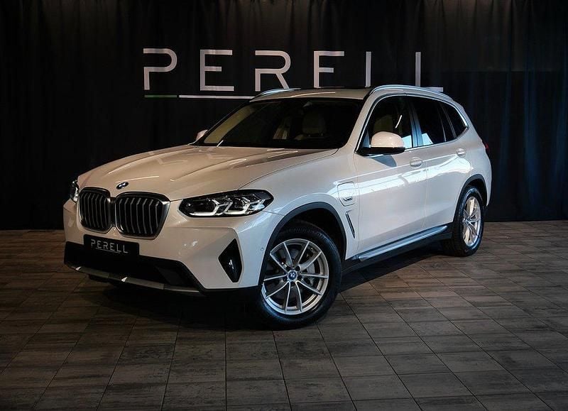 Vit Begagnad 2022 BMW X3 SUV | 439 000 kr (Superpris) - Bild 1/4
