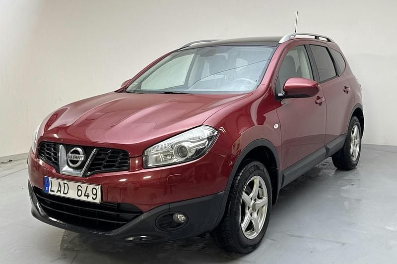 Begagnad Nissan Qashqai +2 Pure 103 HK (75 kW) 2011 Röd SUV