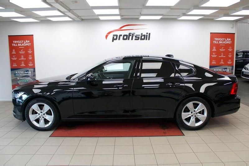 Svart Begagnad 2017 Volvo S90 Momentum Sedan | 154 900 kr (Marknadspris) - Bild 1/4