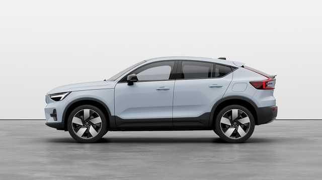 Ljusblå Begagnad 2023 Volvo EC40 Core SUV | 449 500 kr (Dyr) - Bild 1/4