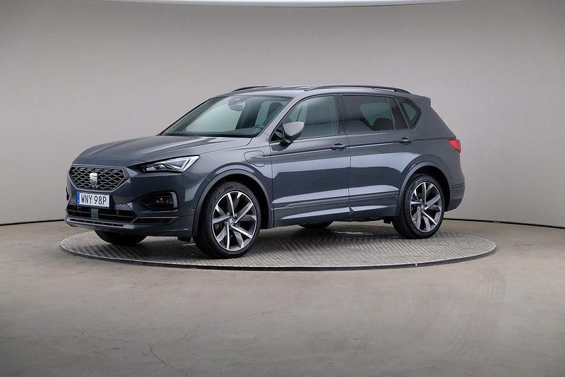 Grå Begagnad 2021 Seat Tarraco FR SUV | 269 000 kr (Superpris) - Bild 1/4