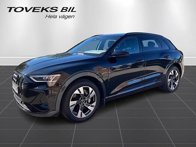 Mytsvart metallic Begagnad 2021 Audi e-tron S-Line SUV | 459 000 kr - Bild 1/4