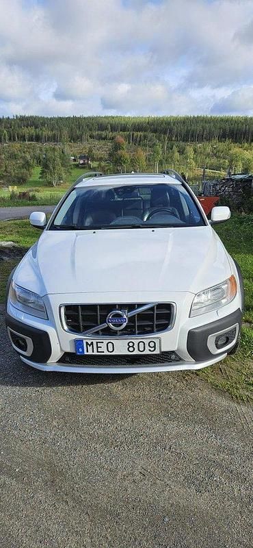 Vit Begagnad 2012 Volvo XC70 Summum SUV | 95 000 kr (Marknadspris) - Bild 1/4