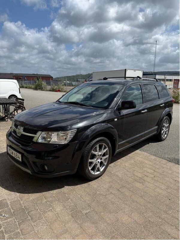 Svart Begagnad 2012 Fiat Freemont SUV | 79 000 kr (Marknadspris) - Bild 1/4