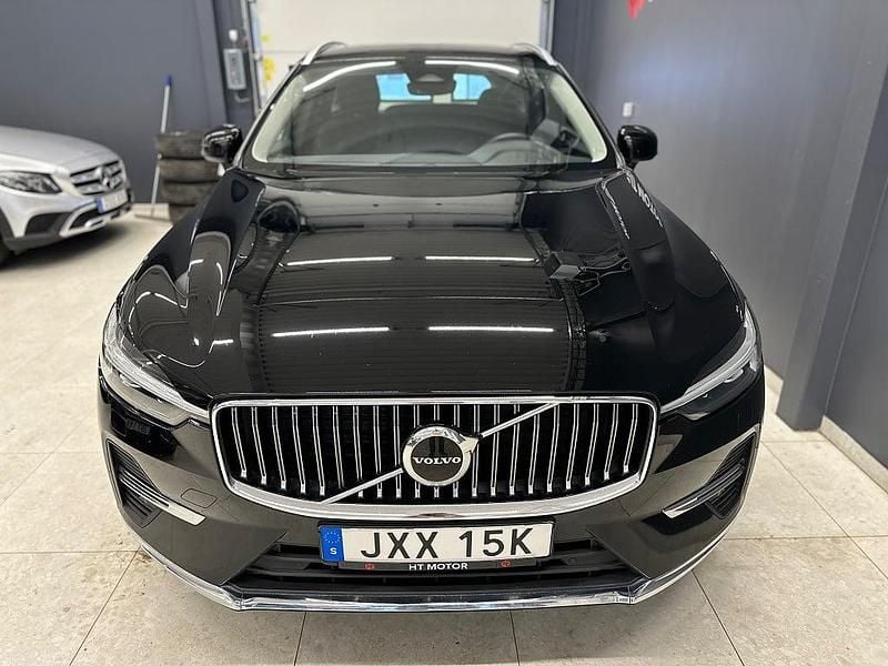 Begagnad Volvo XC60 Momentum 253 HK (186 kW) 2022 Svart SUV