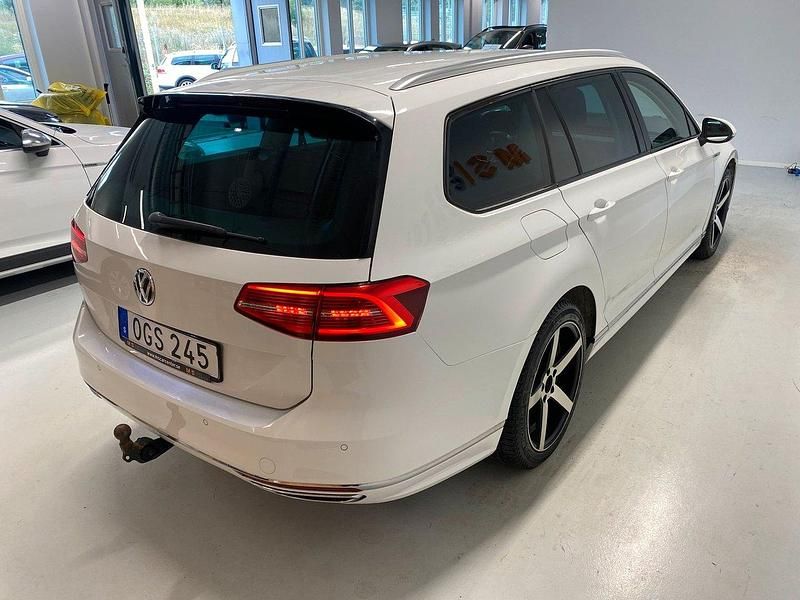 Begagnad VW Passat R-line 191 HK (140 kW) 2016 Vit Kombi