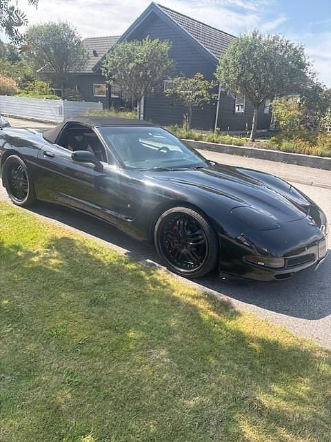 Svart Begagnad 2000 Chevrolet Corvette Cab | 245 000 kr (Dyr) - Bild 1/4