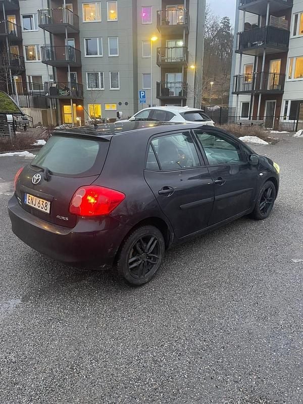 Begagnad Toyota Auris 126 HK (92 kW) 2009 Halvkombi