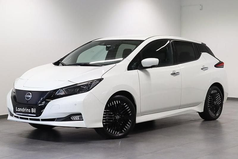Vit Begagnad 2022 Nissan Leaf N-Connecta Halvkombi | 179 000 kr (Bra pris) - Bild 1/4