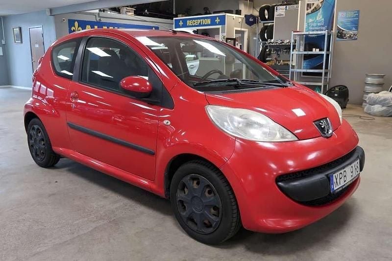 Röd Begagnad 2006 Peugeot 107 Halvkombi | 19 900 kr (Marknadspris) - Bild 1/4