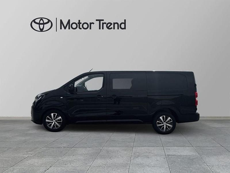 Begagnad Toyota Proace 146 HK (107 kW) 2025 Svart Minibuss