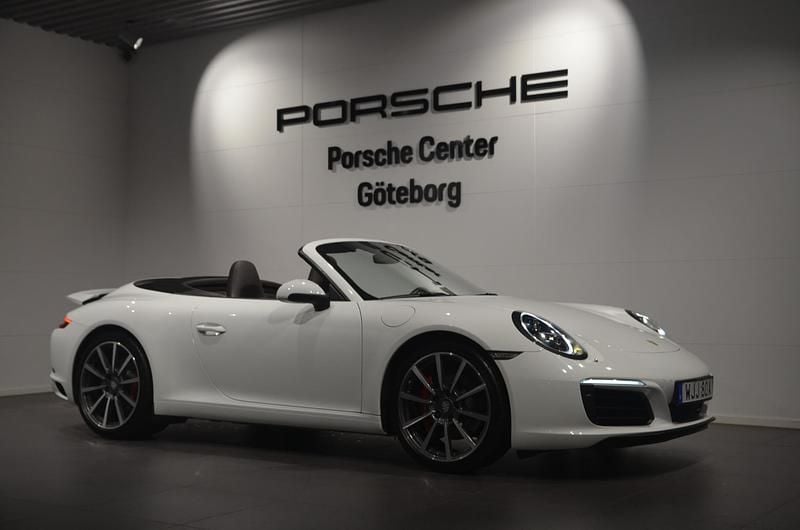 Vit (white) Begagnad 2018 Porsche 911 Carrera S Cabriolet Cab | 1 249 000 kr - Bild 1/4
