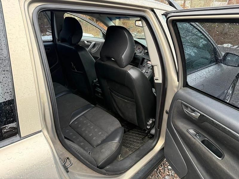 Begagnad Volvo V70 140 HK (102 kW) 2004 Kombi