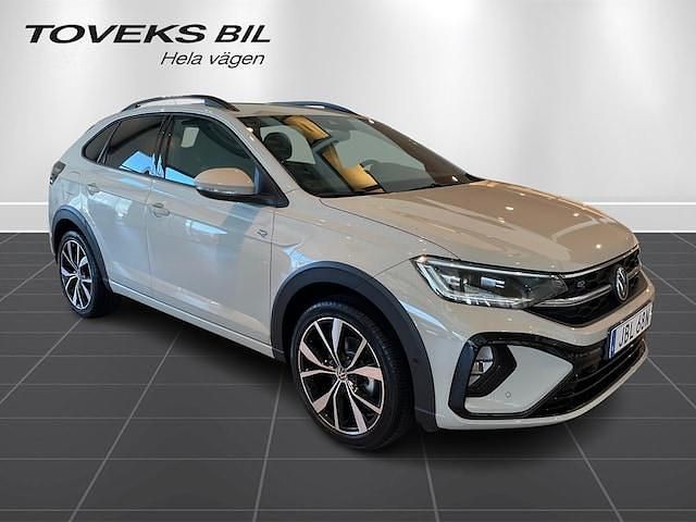 Svart Ny 2025 VW Taigo R-line SUV | 314 900 kr (Marknadspris) - Bild 1/4