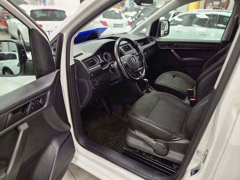 Begagnad VW Caddy 150 HK (110 kW) 2018 Vit Minibuss