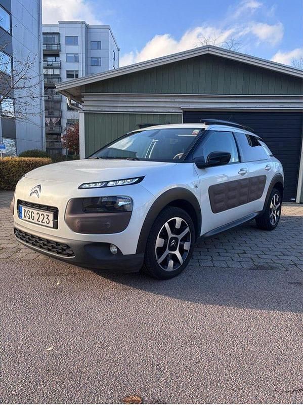 Vit Begagnad 2014 Citroën C4 Cactus Halvkombi | 57 500 kr (Marknadspris) - Bild 1/4