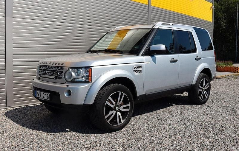 Grå Begagnad 2011 Land Rover Discovery 4 HSE SUV | 169 900 kr (Dyr) - Bild 1/4