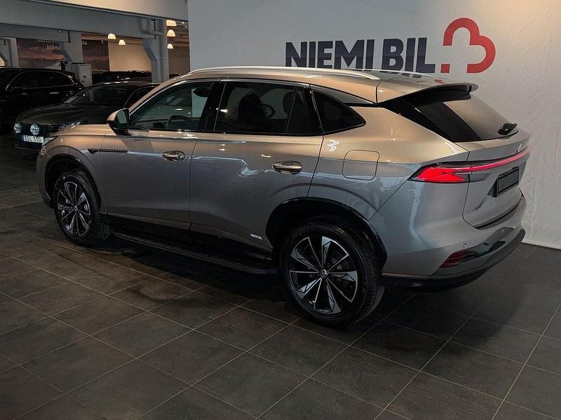 Begagnad MG HS Luxury 308 HK (226 kW) 2024 Grå SUV