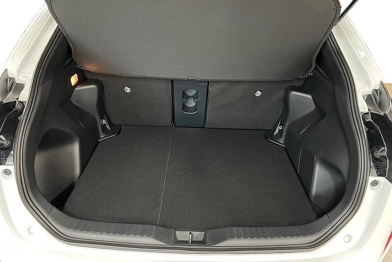 Ny Toyota Yaris Cross Active 92 HK (67 kW) 2025 Vit SUV