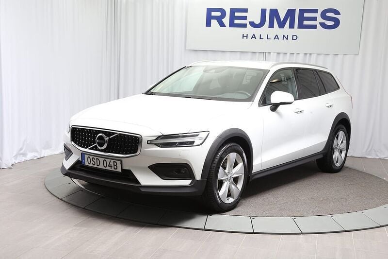 Begagnad 2021 Volvo V60 CC Kombi | 254 500 kr (Marknadspris) - Bild 1/4