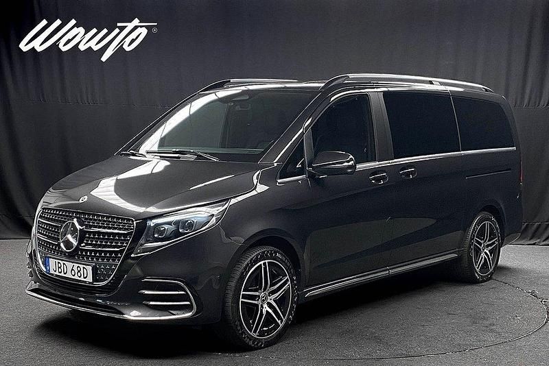 Mörkgrå Begagnad 2024 Mercedes V300 AMG Minibuss | 929 800 kr - Bild 1/3