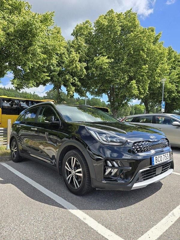 Svart Begagnad 2020 Kia Niro Advance SUV | 209 900 kr (Lite dyr) - Bild 1/4