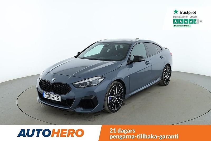 Mörkgrå Begagnad 2020 BMW M235 Sportkupé | 389 000 kr (Lite dyr) - Bild 1/4